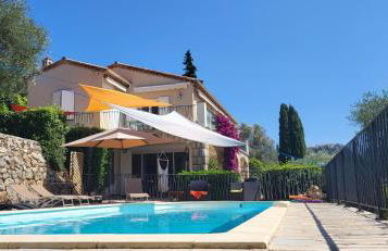 "La Colombe sous les Oliviers" Gîte jusqu'à 4 personnes - 75m2 - Sur Boooking - Rez de jardin Piscine Vue mer et lac - Foto 4