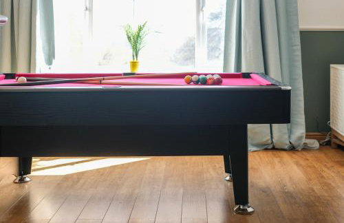 Stupton House, Large 3 Bed House that Sleeps 8 with Full Size Pool Table & FREE Parking - Hosted by Stay Host Save - Foto 45