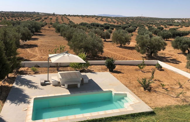 Cheerful 2-bedroom Villa With Pool - Foto 8