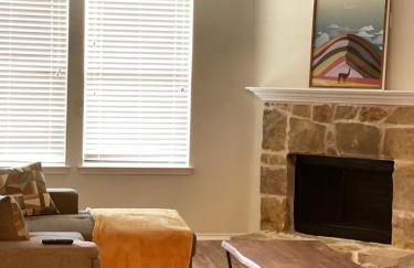 Family Perfect with Fireplace Vacation Home - Foto 20