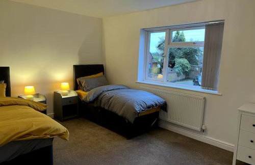 Large 5 Bedroom House Sleeps 10 Ideal for Contractors - Foto 41