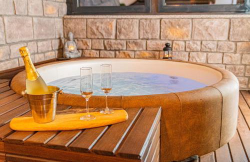 Jacuzzi - Flexible SelfCheckIns 20 - Zagreb - Luxury - Garage - Smart - Brand New - Apartments Repinc - Foto 27