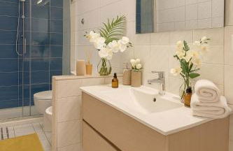 Spacious 130 sqm Luxury Apartment - 2 Bathrooms - Central Station & Old Town - Foto 6