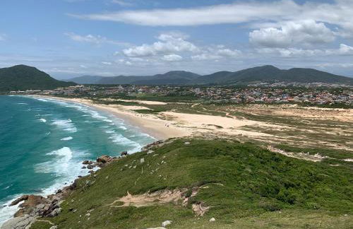Casa com piscina em frente à Praia do Santinho - Foto 32