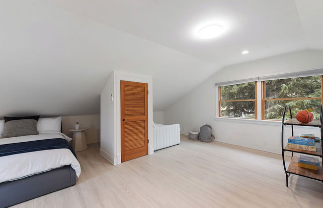 Joyful Kirkland Home, Near Beach, Hot Tub & AC - Photo 9