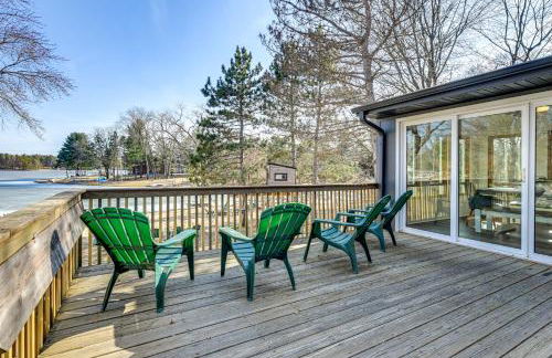 Boat Dock, Hot Tub and Deck Lakefront Nekoosa Home! - Foto 28
