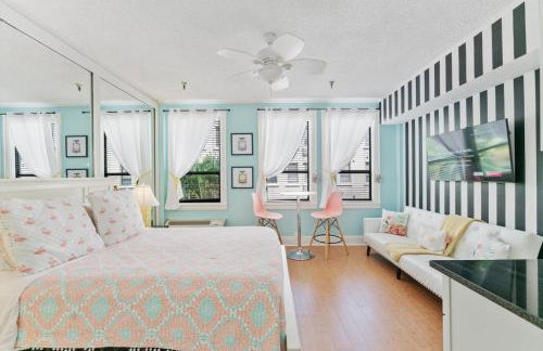 The Flamingo Flat | Steps to Beach + Heated Pool - Foto 1