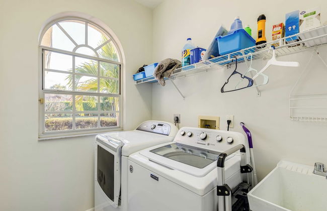 Private Pool, Pond Views, & Bonus Lounge in Gated Naples Community Drive to Dining & Sand - Foto 29