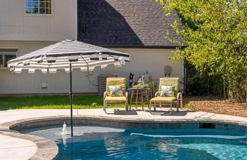 Pool Getaway Movie Room Games Yard BBQ Pets - Foto 25