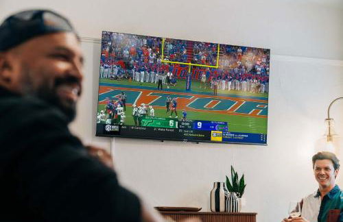 Sanctuary on 3rd - Walk to UF , Parking , Grill - Photo 11