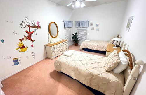 Lakefront Getaway LG South Facing Pool Hot Tub Pool Table & BBQ - 2 miles Disney - Foto 13