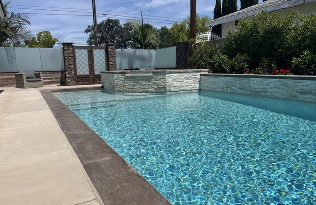 Beautiful Remodel 3 Bedroom 2 Bathroom Home With Pool & Jacuzzi - Foto 39