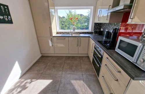 Free Parking Home In Gatley by City SuperHost - Photo 12