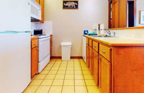 Lux Stay USA Ballhooter Twin Gables Ski-InOut Hot Tub - Foto 60