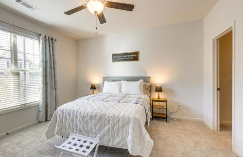 1 Mi to Lake Lanier Modern Home with Patio and Yard! - Foto 15