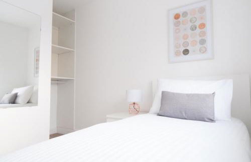 Lysander House - Modern, 4-Bed House, near Alton Towers - Foto 39