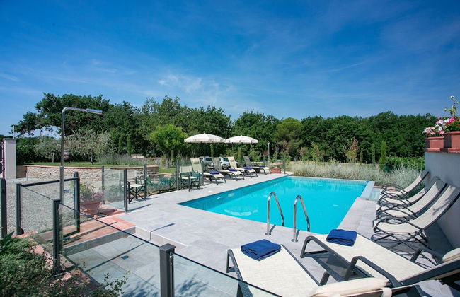 Plush Holiday Home in Cortona with Hot Tub - Photo 45