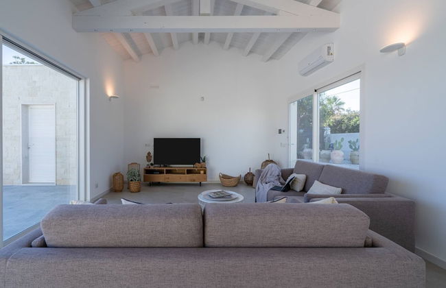 Villa Ophelia Stunning Pool - Photo 9