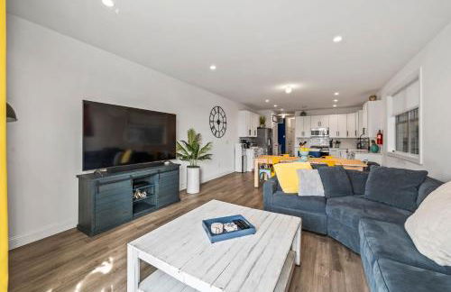 Beach House Steps away from the Boardwalk and Beach with Ocean Views in Seaside Heights! - Foto 14