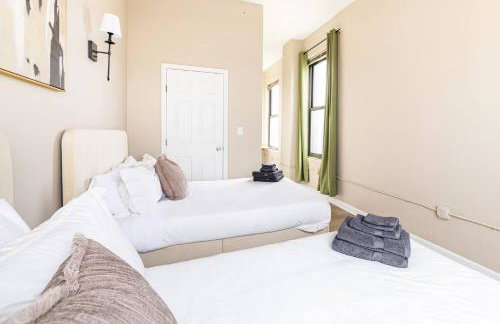 Downtown 2BR | Walk to Venues, Play house Square - Foto 22