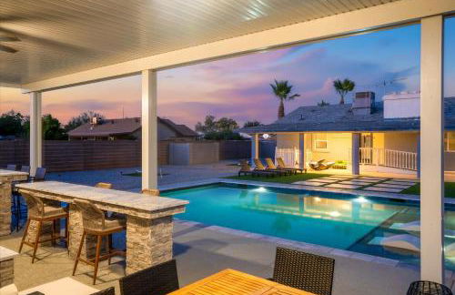 Backyard Oasis Heated Pool Game Room Gazebo - Foto 17