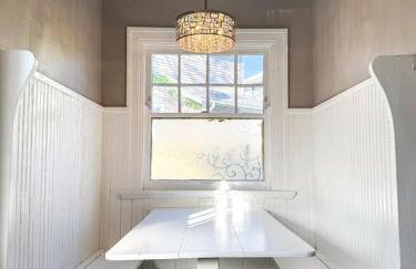 Spacious 3 Bedroom Sleeps 12 with 7 Beds plus Parking - Foto 5