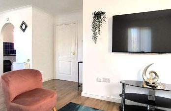 4 beds spacious Apartment, with Parking & WIFI, CHAFFORD HUNDRED, near station & shopping, long stays! - Foto 13