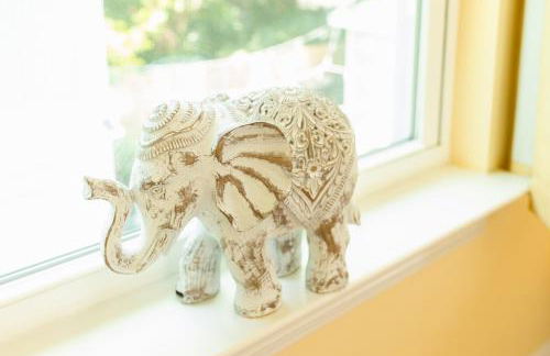 Walk Downtown, Private Parking, Short Drive to Beach & NAS - Foto 32