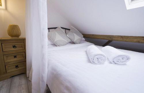 Quirky & cosy 1 or 2 bedroom house in peaceful village - Photo 27