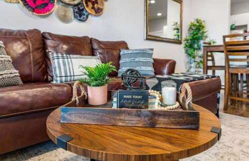 Spacious 2-Story, Pet&Fam Friendly, WFH, Gym&Pool - Foto 41