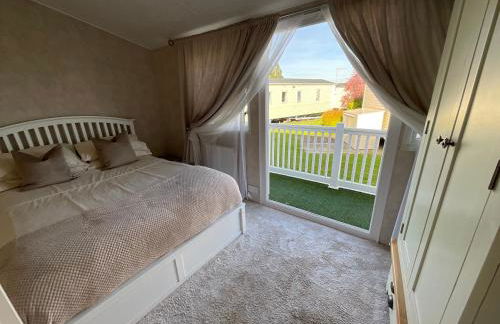 Seaview Caravan 2 Bedroom Sleeps 6 -WiFi -Smart Tv - Foto 11