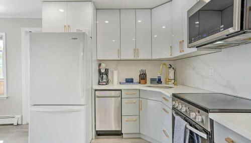 Cozy Lakefront House with a private dock and lake - Foto 3, stove, dishwasher, toaster