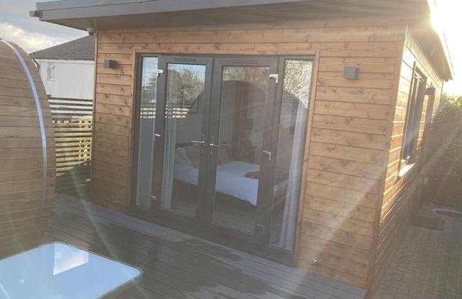 Contemporary Guest House With Outside Barrel Sauna - Foto 19