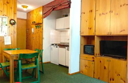 Hostdomus - Sansicario R12 Family - Photo 5