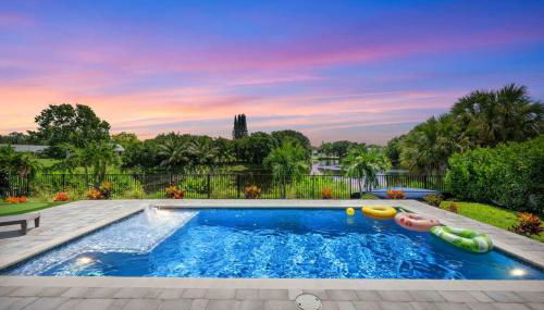 Mini Golf Course*Heated Saltwater Pool*Lakeview! - Foto 3