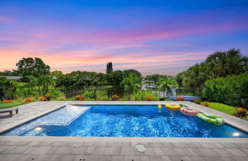 Mini Golf Course*Heated Saltwater Pool*Lakeview! - Foto 3
