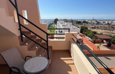 Ático con vistas al mar y piscina privada - Foto 33