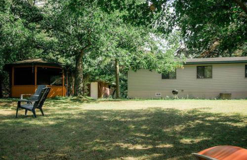 3BR waterfront lake house with dock, gazebo, boats - Foto 19