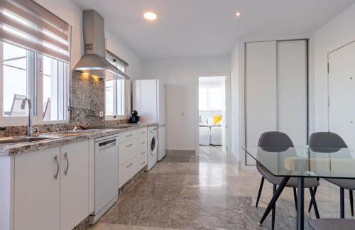 City Center Deluxe Sky View by Valcambre - Foto 14