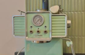 Stunning Home, AC, Beach, Backyard, 4 BR - Photo 17