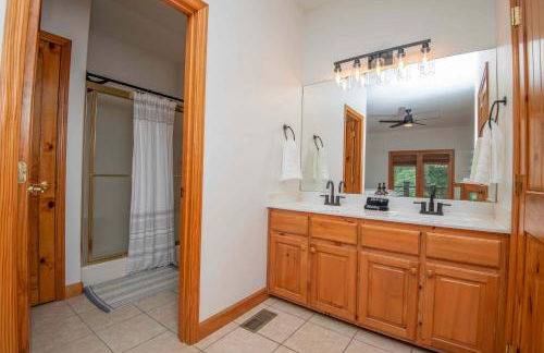 Family Friendly Lakefront with Private Dock Fire Pit Near Marinas - Foto 15