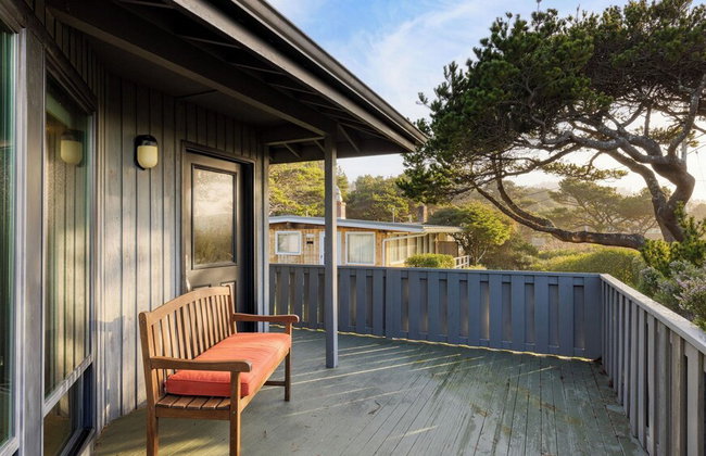 Half Block to Beach w/ Oceanview, Patio + Balcony The Shore Pine by Avantstay - Foto 105