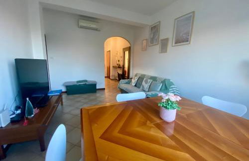 BELLAVISTA , Bright and Stylish Two Bedroom Apartment in the Historic Center - Photo 5