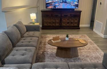 DeLand Dome House- 98 Inch TV - Open Kitchen - Near Bridle Oaks - Photo 21