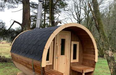 Lovely Semi-rural Caravan & Hot Tub - Sleeps Fam 6 - Photo 33