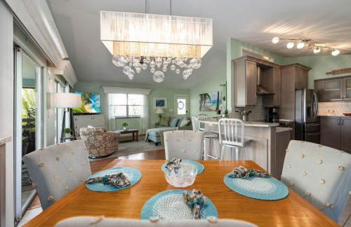 Gulf Access Waterfront Oasis with Heated Pool! Near Beach & Mercato! - Foto 14