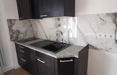 modernes stilvoll eingerichtetes Appartement - Foto 7