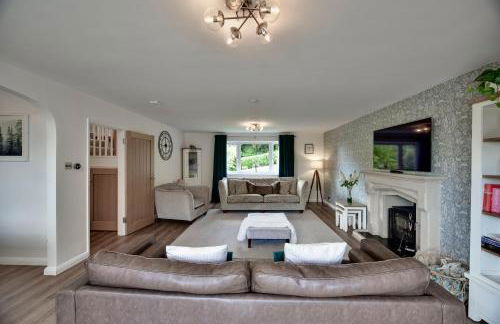 Luxury 5-Bed Country House with Hot Tub, Views & Games Room, Sleeps 12 - Kent Downs - Foto 10