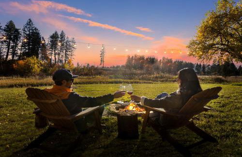 Glacier Retreat on 4 Acres with Sauna & Fire Pit - Foto 16