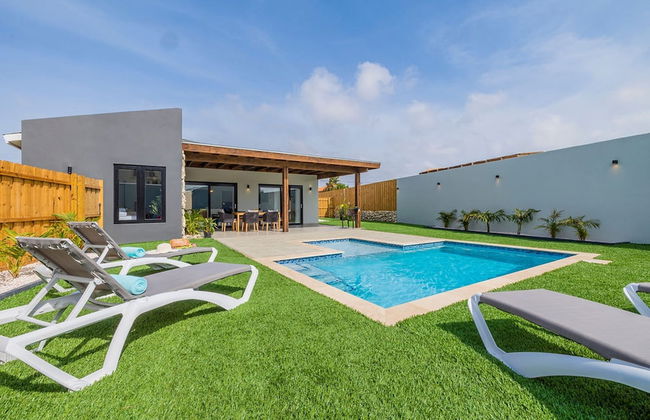 Brand NEW 3br2ba w Private Pool Amazing Location - Foto 22